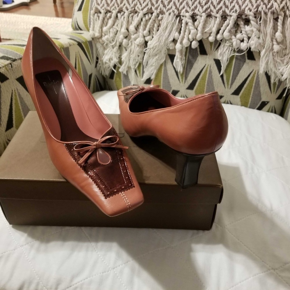 Shoe - Picture 3 of 3